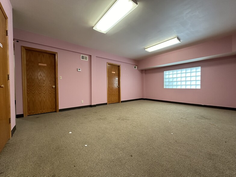 More Photos Of 1935 Q St, Lincoln Freestanding For Sale