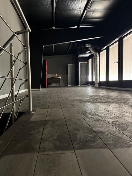 More Photos Of 5835 Star Ln, Houston Warehouse For Lease
