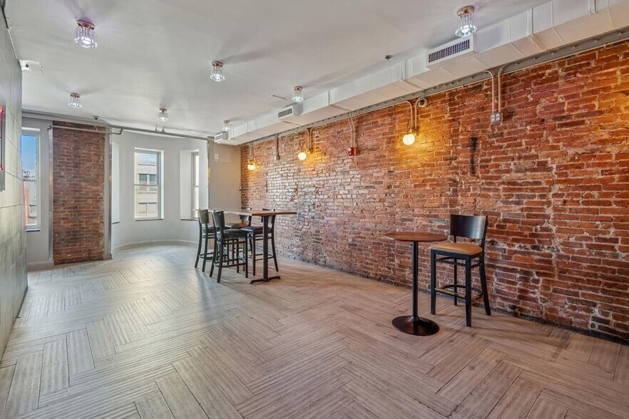 More Photos Of 1336 U St NW, Washington Bar For Sale