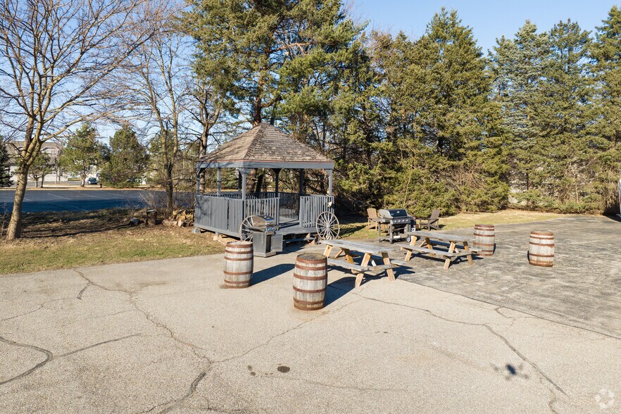 More Photos Of 1445 W Chicago Blvd, Tecumseh Hotel For Sale