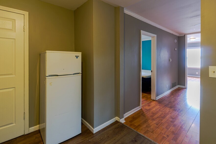 More Photos Of 117 Nippersink Rd, Fox Lake Apartments For Sale