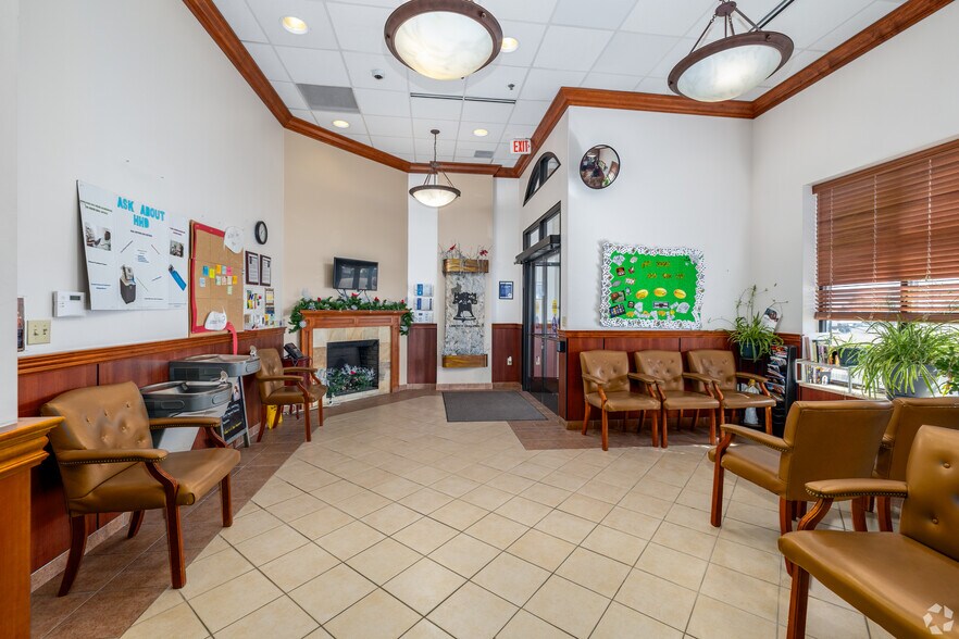 More Photos Of 2508-2520 Airport Rd, Colorado Springs General Retail For Sale
