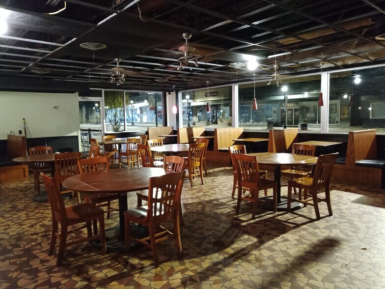 More Photos Of 525 Main St, Altavista Restaurant For Sale