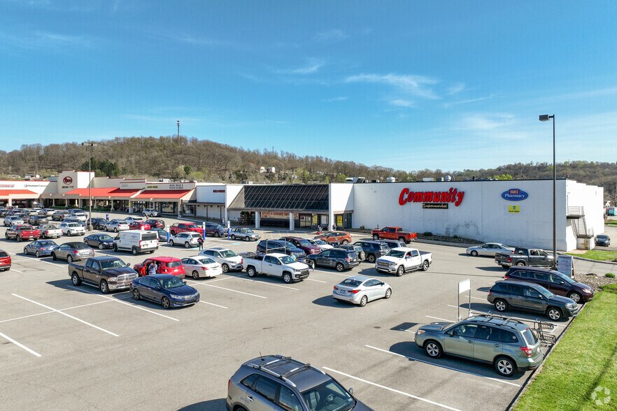 More Photos Of 200-300 Hillcrest Shopping Ctr, New Kensington Unknown For Lease