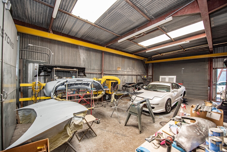 More Photos Of 1121-1135 Sweetwater Ln, Spring Valley Manufacturing For Lease