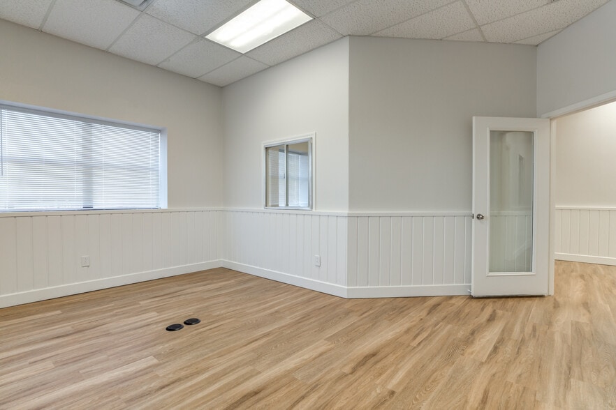 More Photos Of 510 Valencia Ave, Lubbock Warehouse For Sale