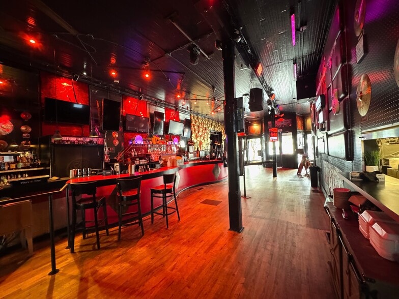 More Photos Of 37 E Main St, Buford Storefront Retail Office For Sale