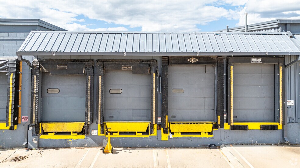 More Photos Of 2101 Kennedy Rd, Janesville Light Manufacturing For Lease