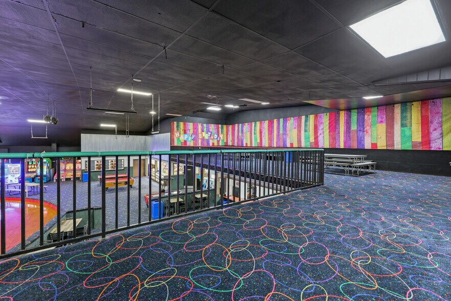 More Photos Of 357 NW Hall Of Fame Dr, Lake City Skating Rink For Sale