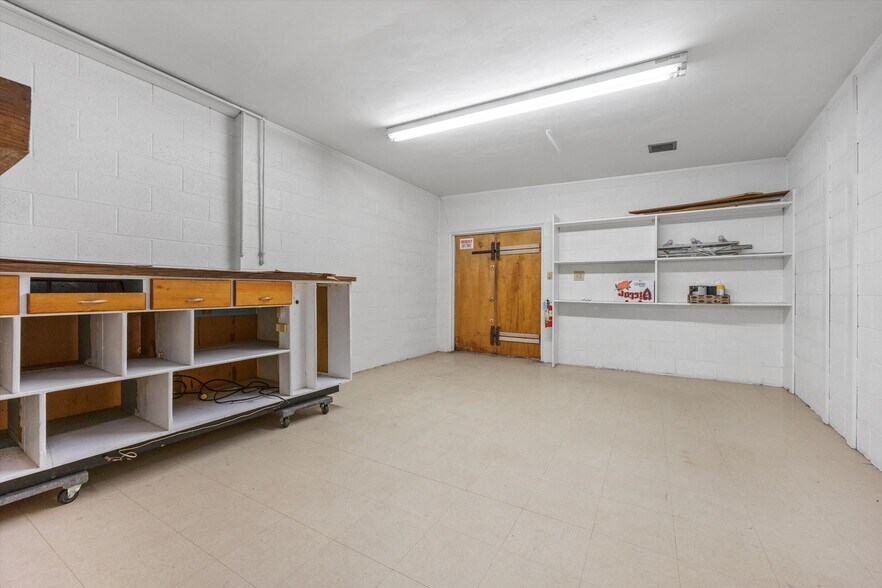 More Photos Of 16 Tobias St, Kernville Storefront Retail Residential For Sale