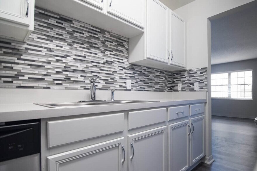 More Photos Of 3726 Cleveland Heights Blvd, Lakeland Apartments For Sale