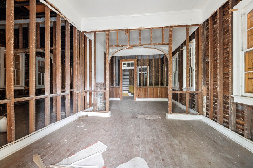 More Photos Of 3020-3032 Saint Claude Ave, New Orleans Office For Sale