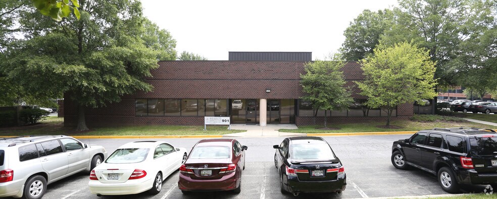 More Photos Of 901-999 Brightseat Rd, Landover Flex For Lease