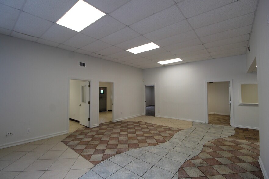 More Photos Of 2208 58th Ave E, Bradenton Warehouse For Sale