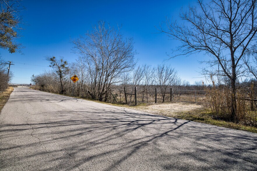 More Photos Of 7317 Old Lockhart Hwy, Buda Land For Sale