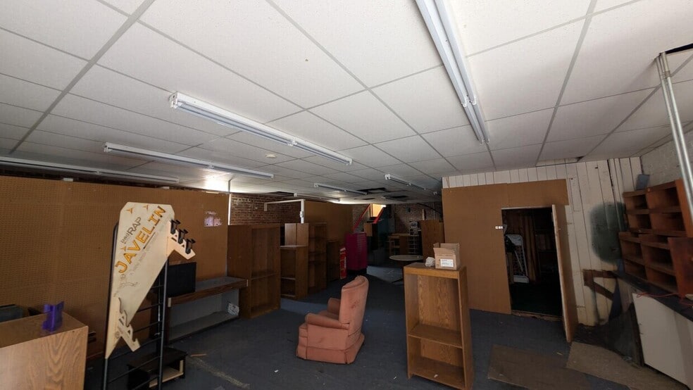 More Photos Of 418 N Main St, Hendersonville General Retail For Lease