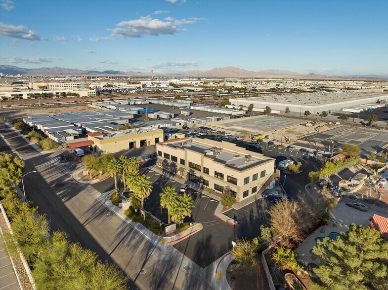 More Photos Of 7080 La Cienega St, Las Vegas Office For Sale