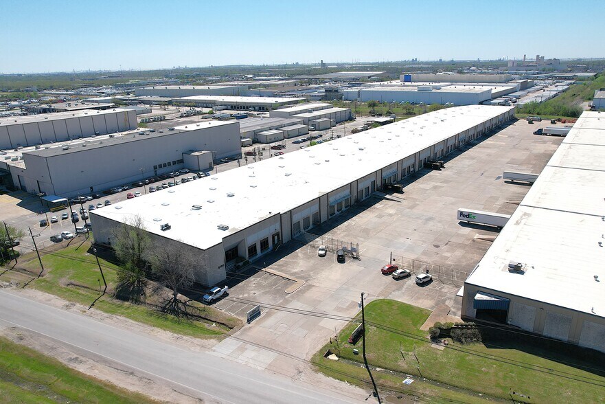 More Photos Of 8790 Wallisville Rd, Houston Warehouse For Lease