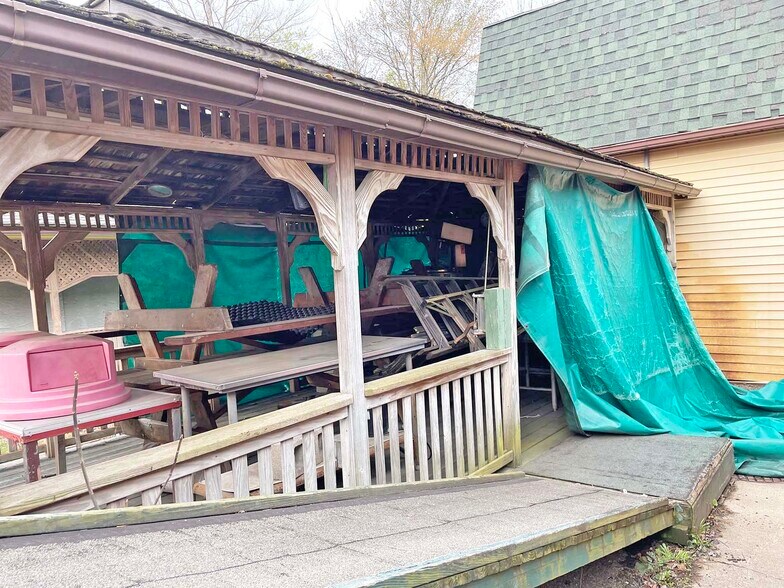 More Photos Of 596-602 Hamlin Hwy, Hamlin Restaurant For Sale