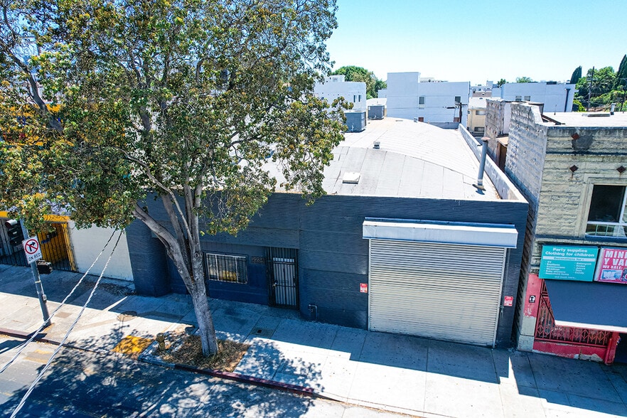 Primary Photo Of 2234 W Temple St, Los Angeles Manufacturing For Lease