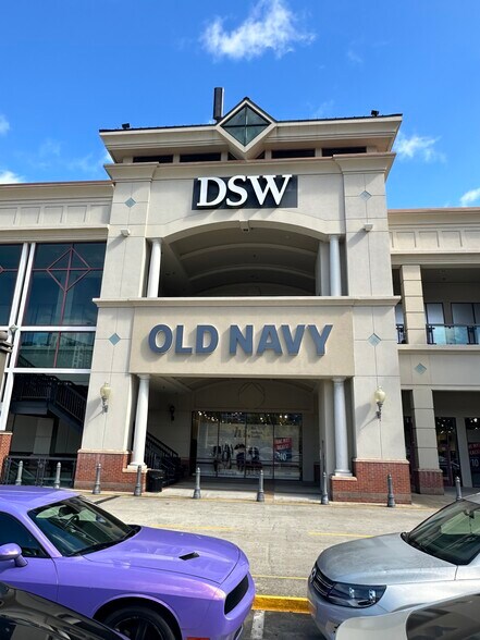 More Photos Of 1 Buckhead Loop, Atlanta Storefront For Lease