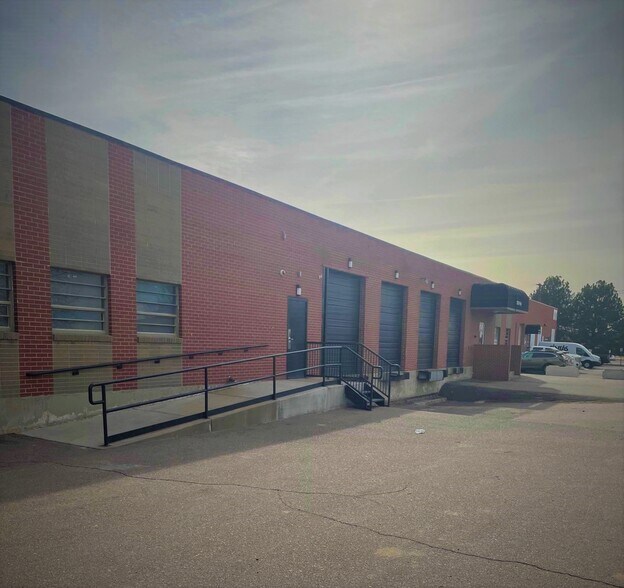 More Photos Of 3930-3940 Holly St, Denver Warehouse For Lease