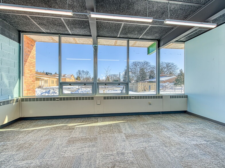More Photos Of 2400 N Dixie Hwy, Monroe Serviced Offices For Sale