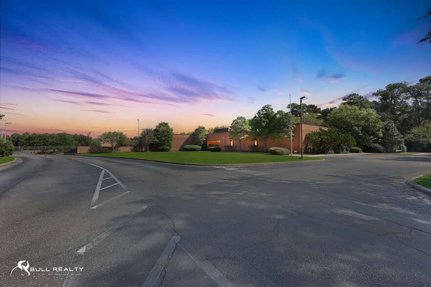 More Photos Of 458 Whitfield St, Fayetteville Manufacturing For Lease