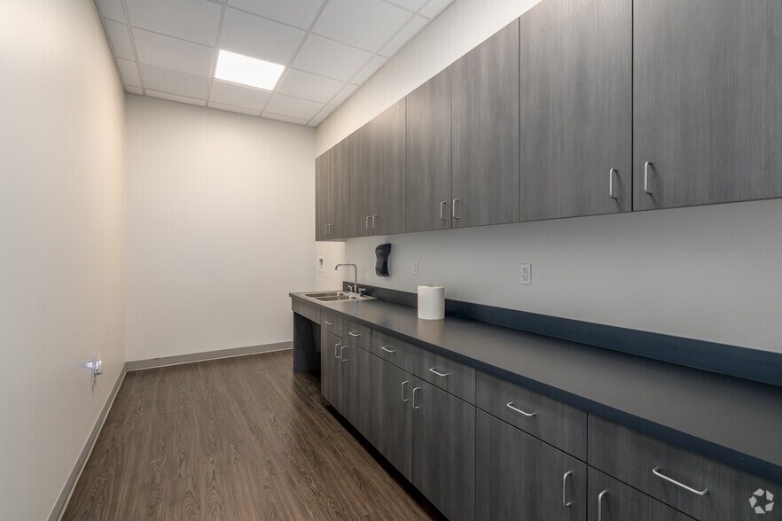 More Photos Of Heatherwilde and SH 45, Pflugerville Unknown For Lease