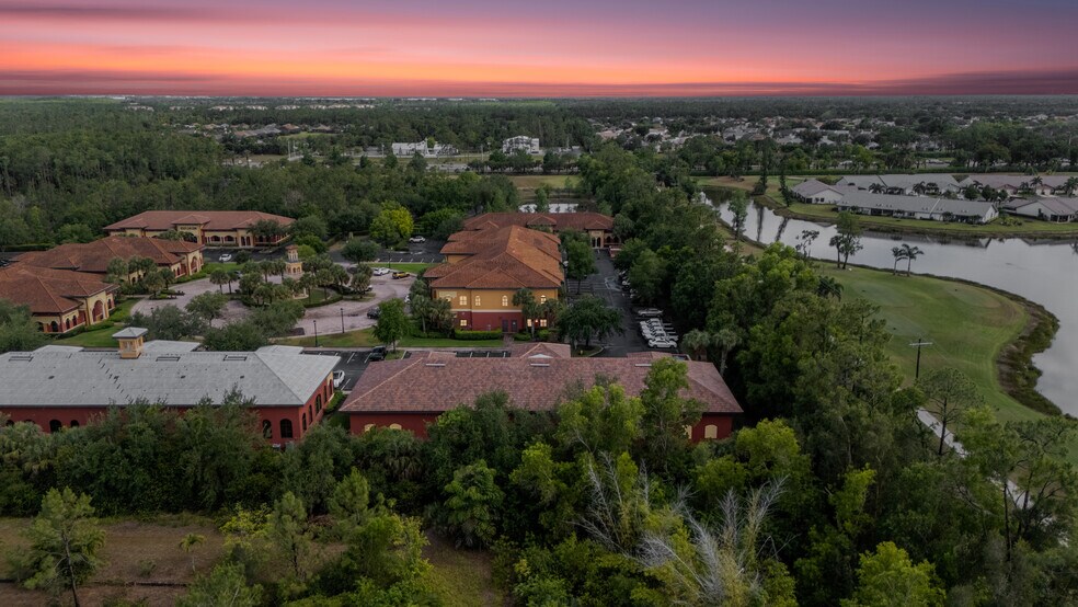 More Photos Of 13450 Parker Commons Blvd, Fort Myers Office For Sale