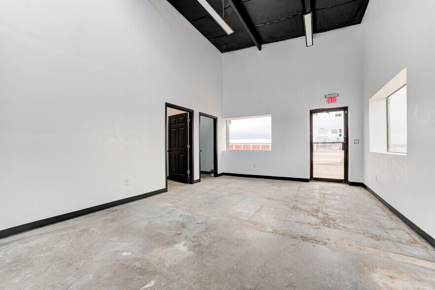 More Photos Of 1809 S Eastern Ave, Moore Auto Repair For Sale