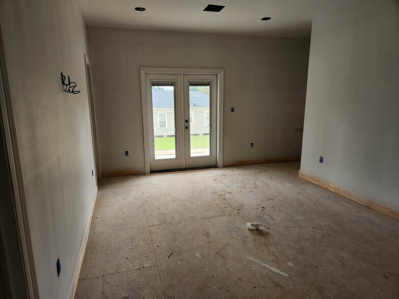 More Photos Of 400 10th Street, Lake Charles Apartments For Sale