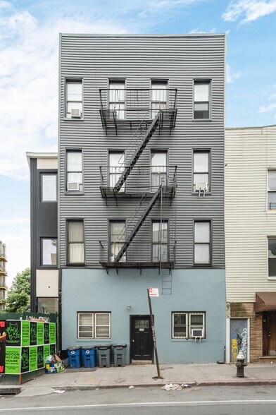 More Photos Of 194 Greenpoint Ave, Brooklyn Apartments For Sale