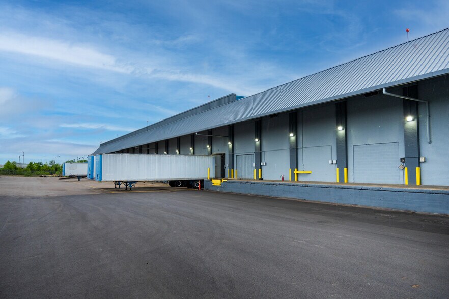 More Photos Of 1625 Saint George Rd, Evansville Manufacturing For Lease