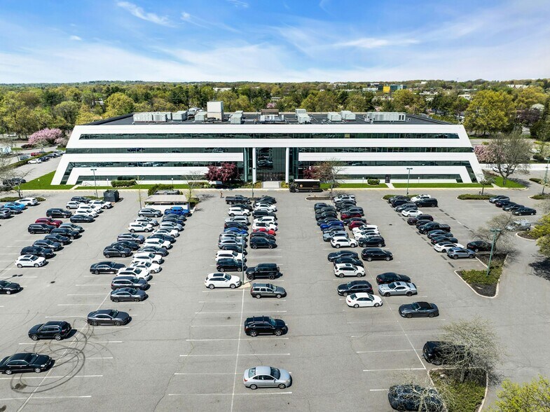 More Photos Of 1000 Woodbury Rd, Woodbury Office For Lease