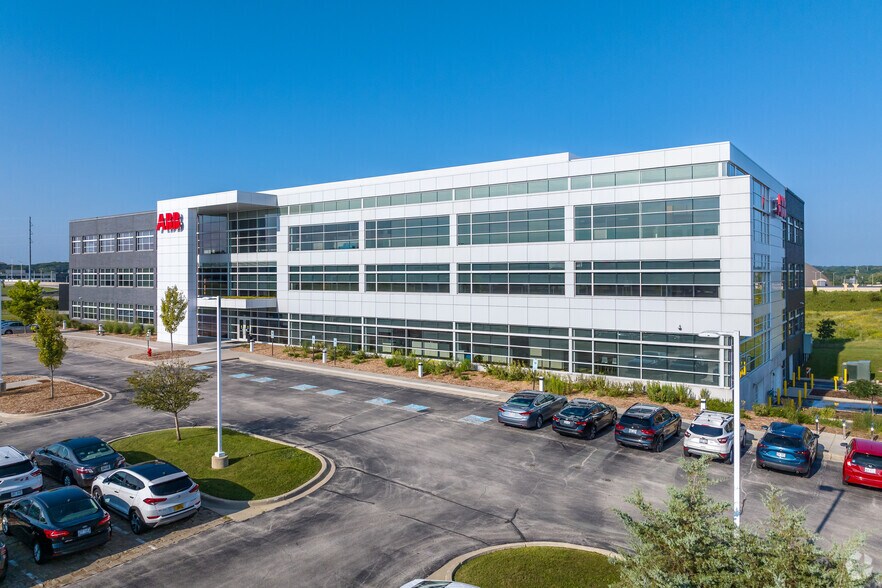 More Photos Of 1425 Discovery Pky, Wauwatosa Office For Sale