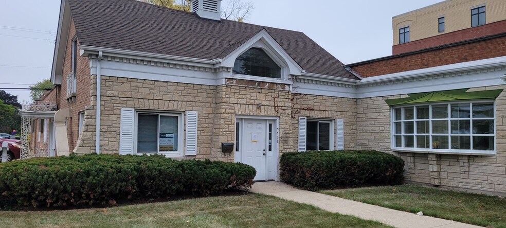 More Photos Of 7712 & 7716 W North Avenue, Elmwood Park Storefront Retail Office For Lease