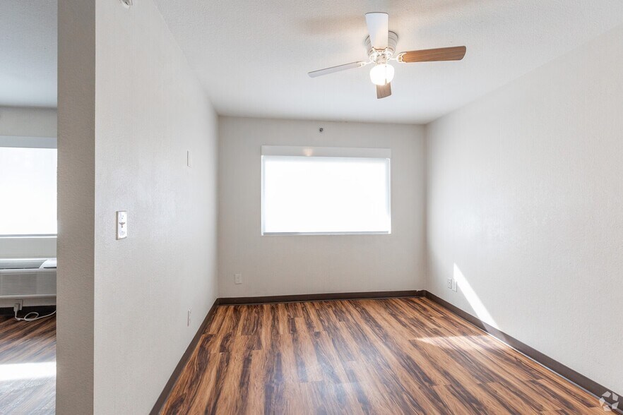 More Photos Of 2425 Atrium Way, Nashville Apartments For Sale