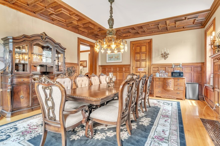 More Photos Of 270 Maple St, Springfield Hospitality For Sale
