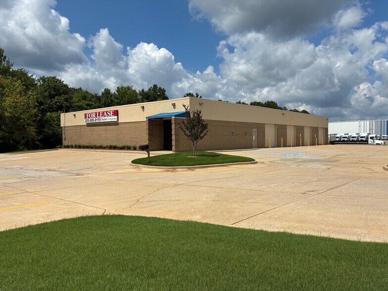 Primary Photo Of 220 W Oxmoor Rd, Birmingham Light Distribution For Lease