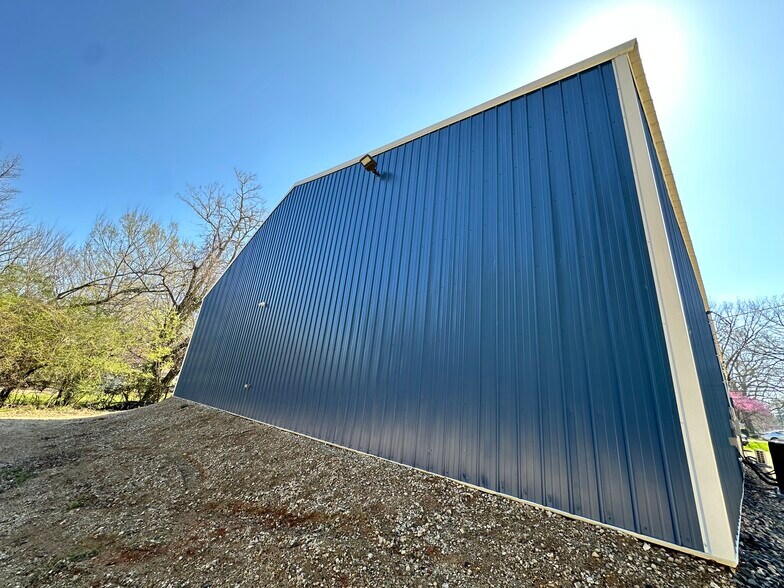 More Photos Of 1013 E New Boston Rd, Nash Warehouse For Sale