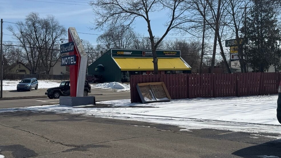 More Photos Of 11355 N Saginaw St, Mount Morris Hotel For Sale