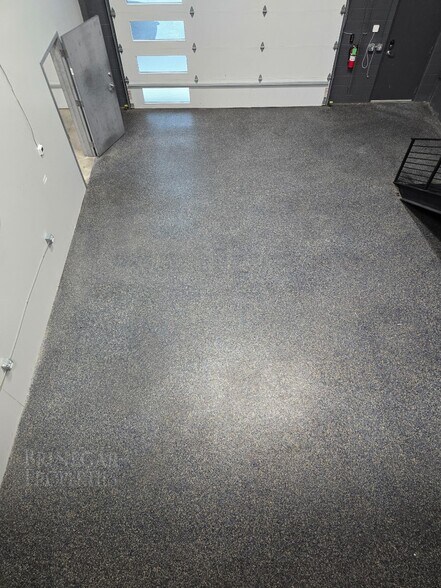 More Photos Of 2100 Double Creek Dr, Round Rock Warehouse For Sale