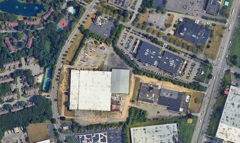 More Photos Of 1770 Walt Whitman Rd, Melville Distribution For Lease