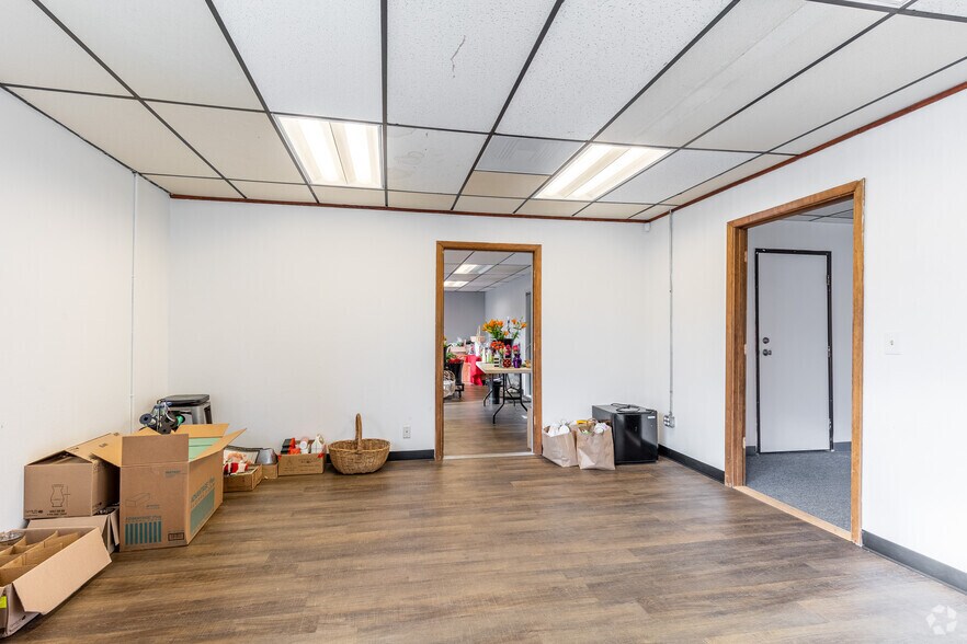 More Photos Of 7025 N Lombard St, Portland Storefront Retail Office For Lease