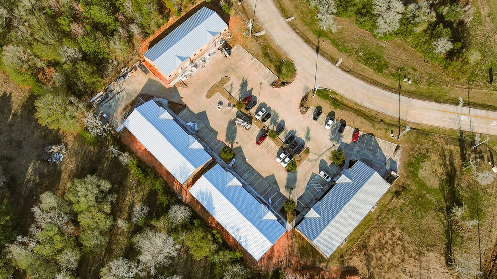 More Photos Of 15349 Summit Park Dr, Montgomery Unknown For Lease