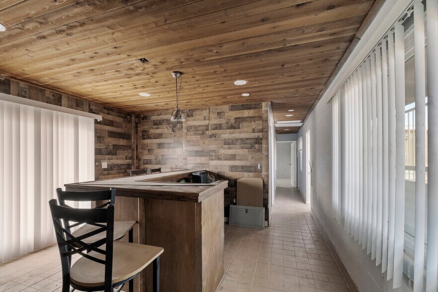 More Photos Of 18142 Navajo Rd, Apple Valley Truck Terminal For Lease