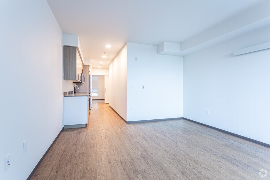 More Photos Of 206 5th Ave S, Seattle Apartments For Lease