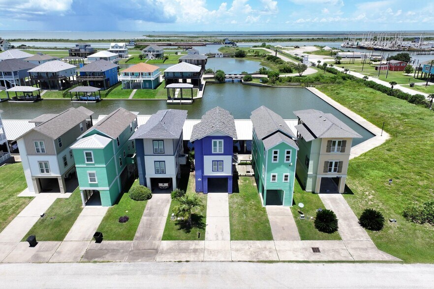 More Photos Of 2207 Nelson Avenue, Port Bolivar Healthcare For Sale