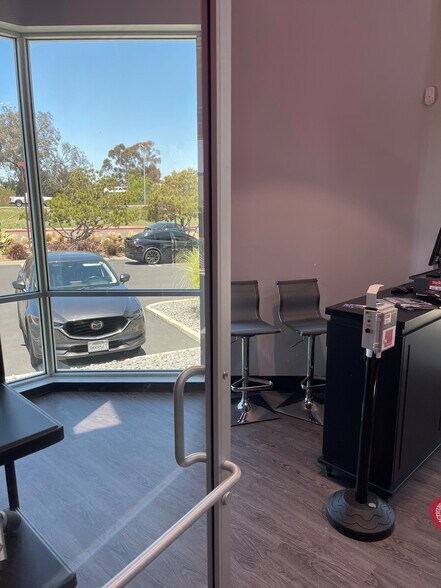 More Photos Of 3185-3189 Pullman St, Costa Mesa Office For Sale